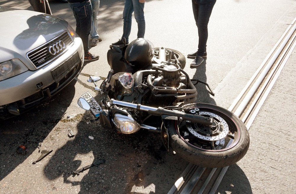 navigating legal insurance issues following motorcycle crash