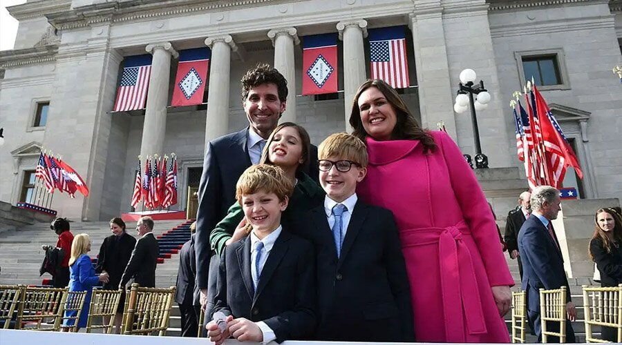 sarah huckabee sanders        i
