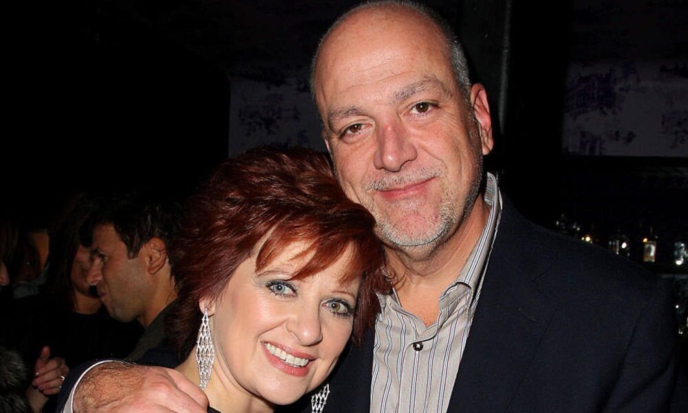 caroline manzo       i