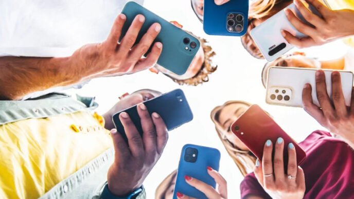 how social media shapes millennial spending patterns