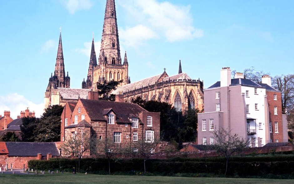 best ways for tourists to explore lichfield comfortably